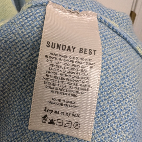 Sunday Best Blue and Green Floral Oversize Sweater Women's 2 (Med) - Picture 4 of 5